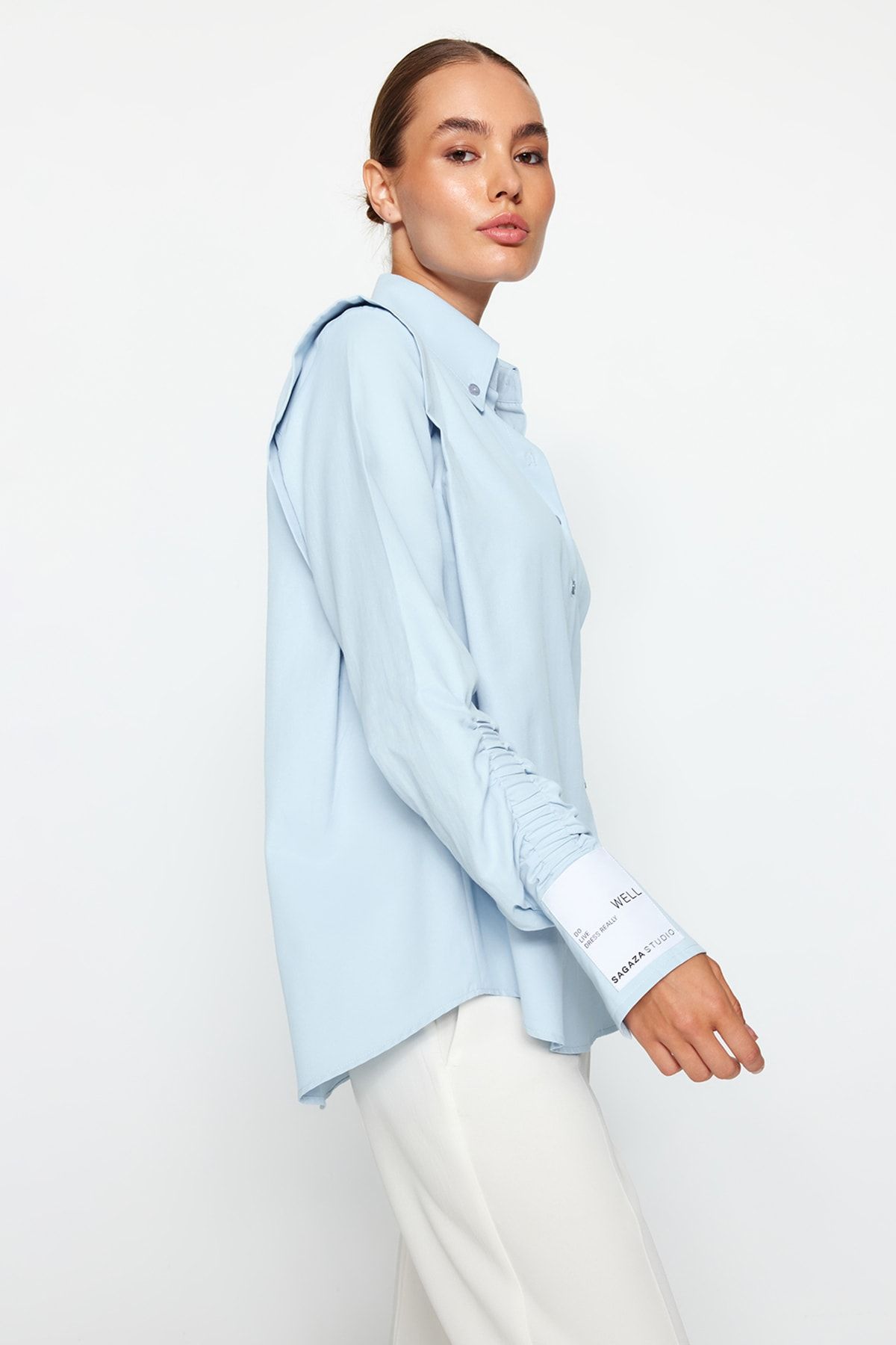 Trendyol Collection-Sagaza Studio Hellblaues Popeline-Hemd - Kordelzug-Detail, gewebt TPRAW22GO1191 2
