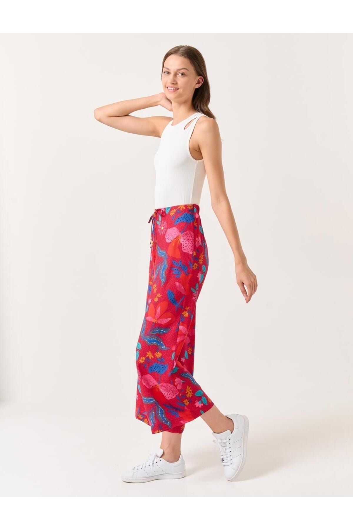 Dark red wide leg trousers store