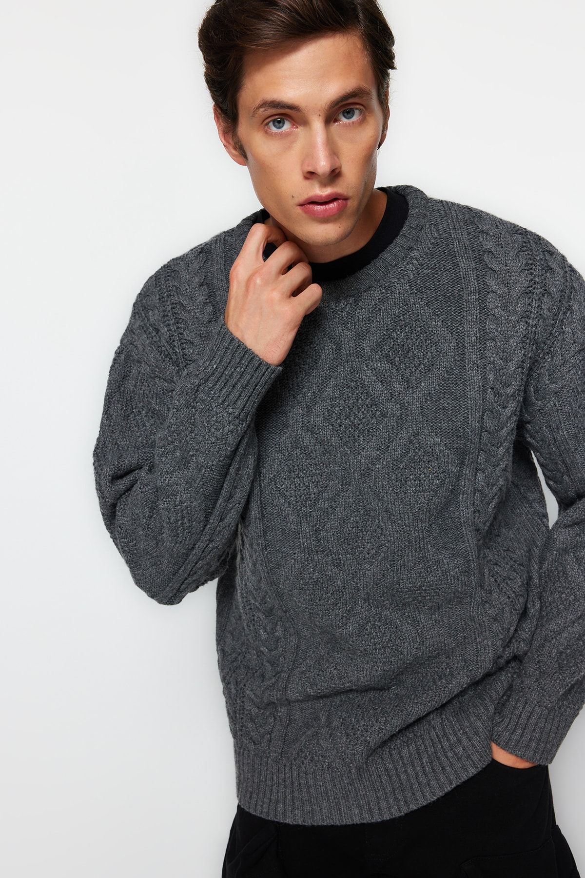 Trendyol Collection-Pulover oversize din tricotaj gri - Gâtul turn, împletitură de păr, croială largă TMNAW23KZ00280 10