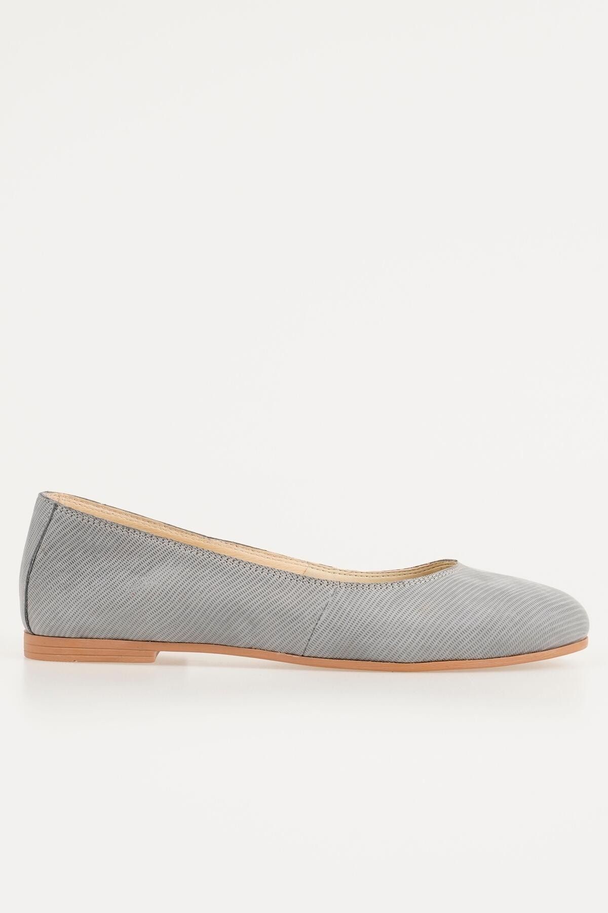 Light gray womens flats sale
