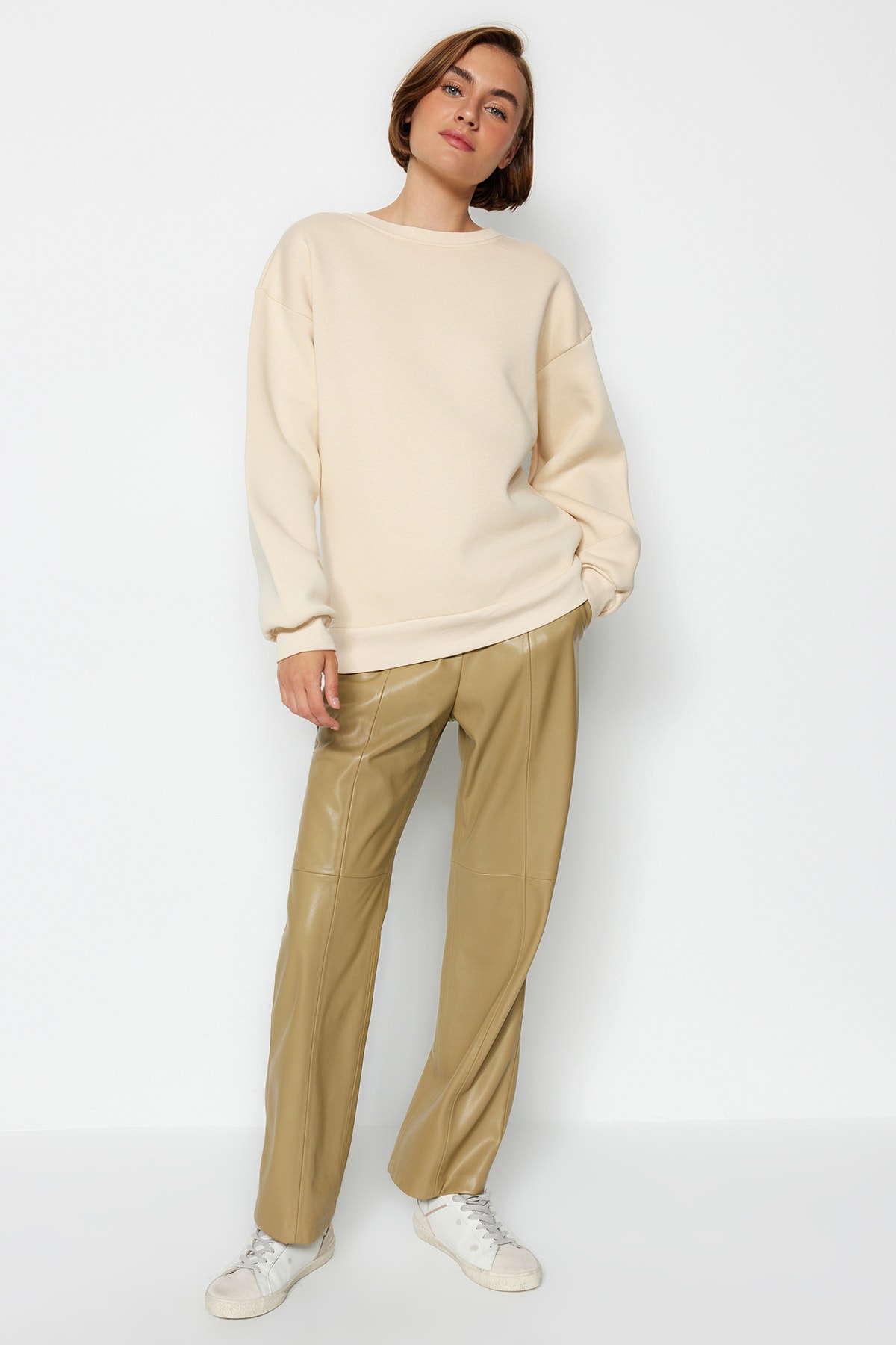 Trendyolmilla  Taş Oversize/Rahat Kesim Basic Bisiklet Yaka Kalın/İçi polarlı Örme Sweatshirt TWOAW24SW00102 - Görsel 4