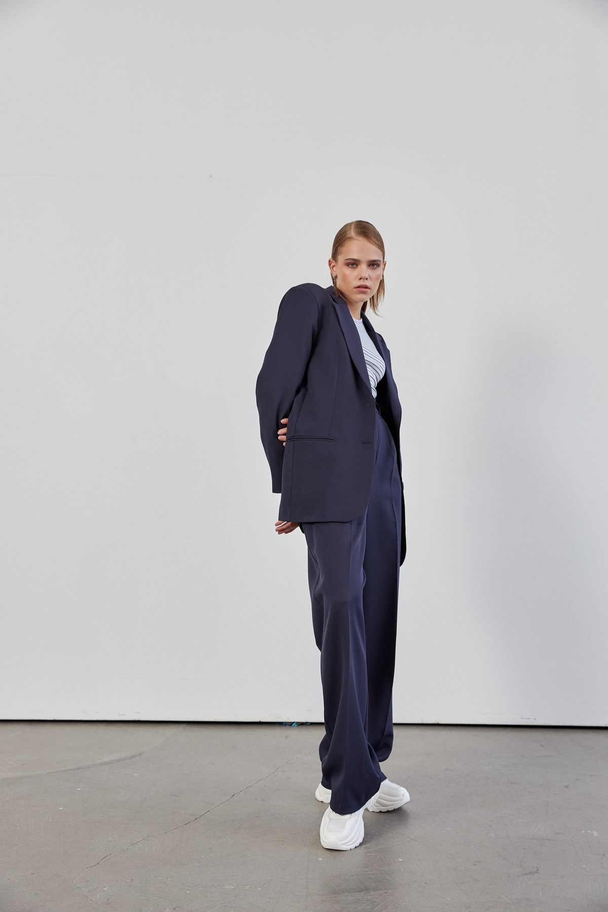 Navy blue pants with darts - Woman - AW2018