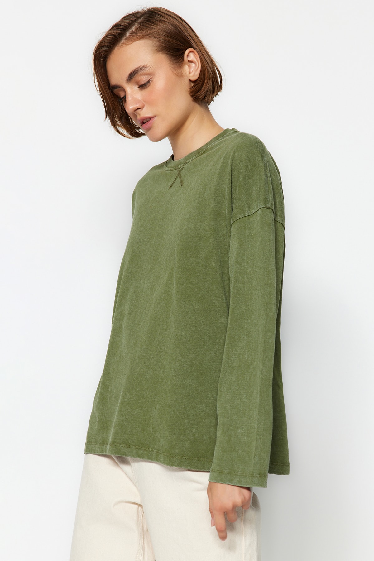 Trendyolmilla  Haki Kalın Pamuklu Eskitme Efektli Relaxed Kalıp Bisiklet Yaka Uzun Kol Örme T-Shirt TWOAW24TS00006 - Görsel 7