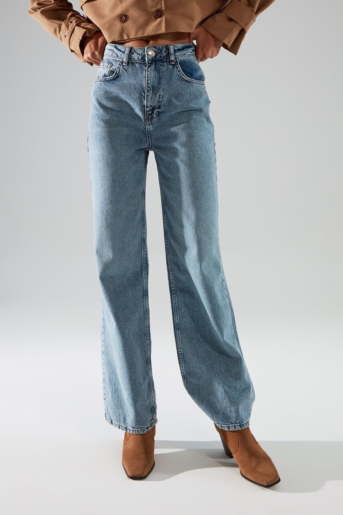 Maria Women's Blue Snow Wash Loose Super High Waist Lycra Wide Leg Denim Jeans