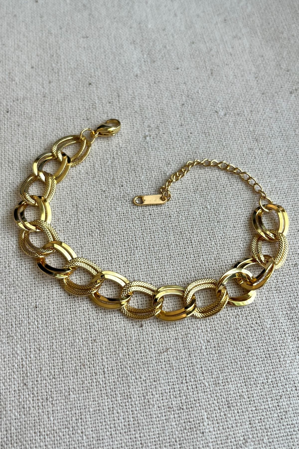 Does monet jewelry tarnish top