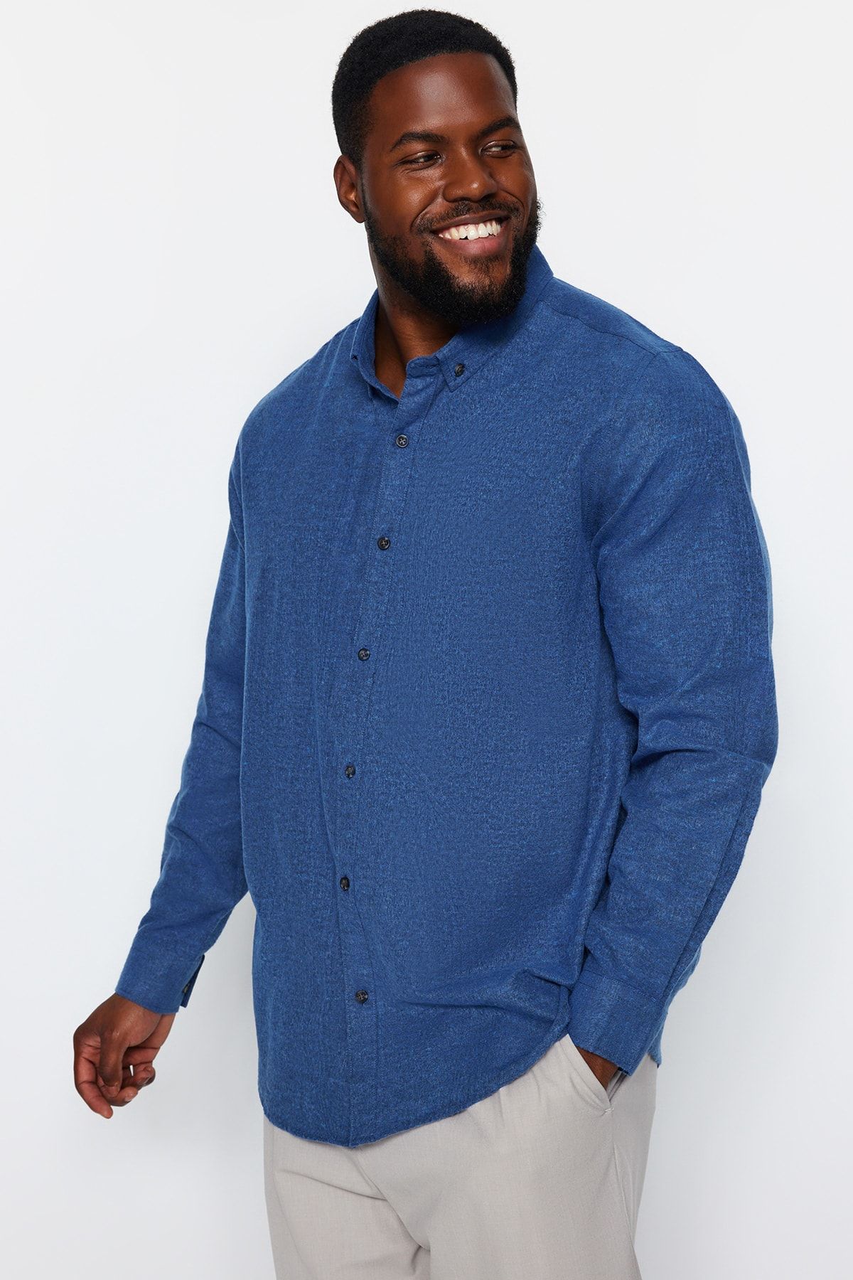 Trendyol Collection Koszula Flanelowa W Kolorze Indygo W Dużym Rozmiarze – Kołnierzyk Z Guzikami, Krój Regularny Mężczyzna - 6XL