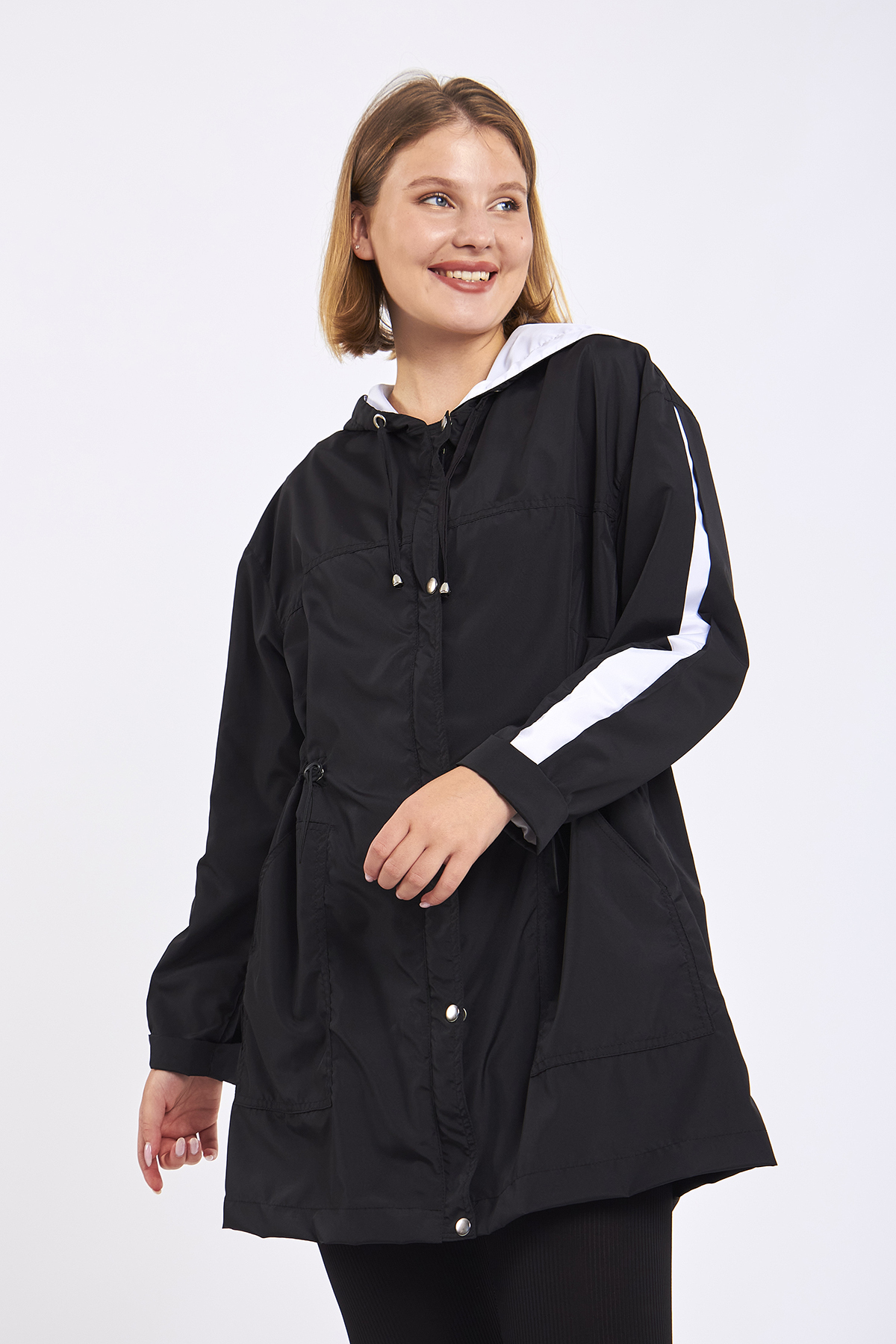 Moda Tuğram Micro Midi Siyah Kolları Beyaz Yağmurluk & Rüzgarlık görsel 4