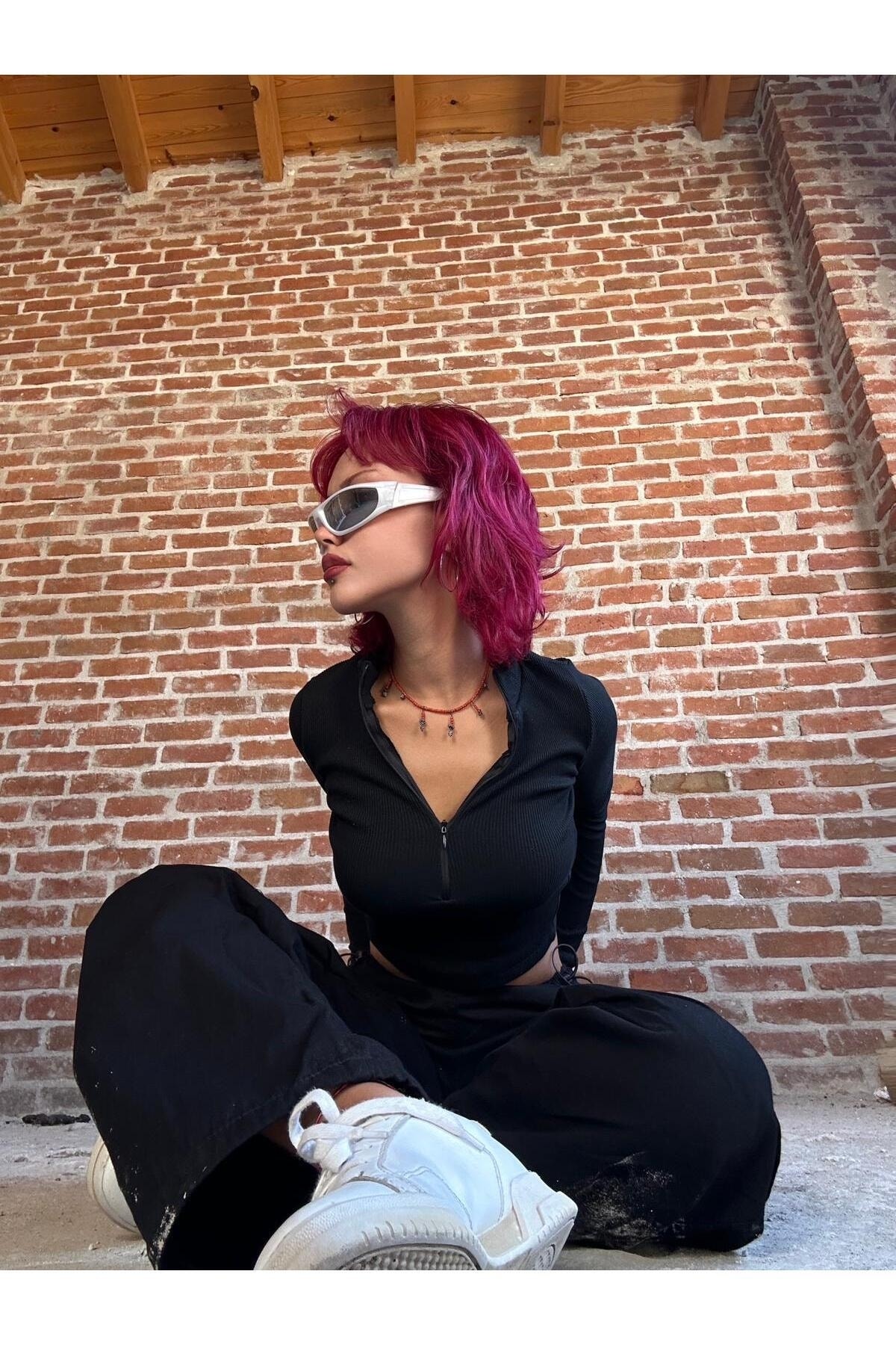 Y2k Zipper Detail Crop Top