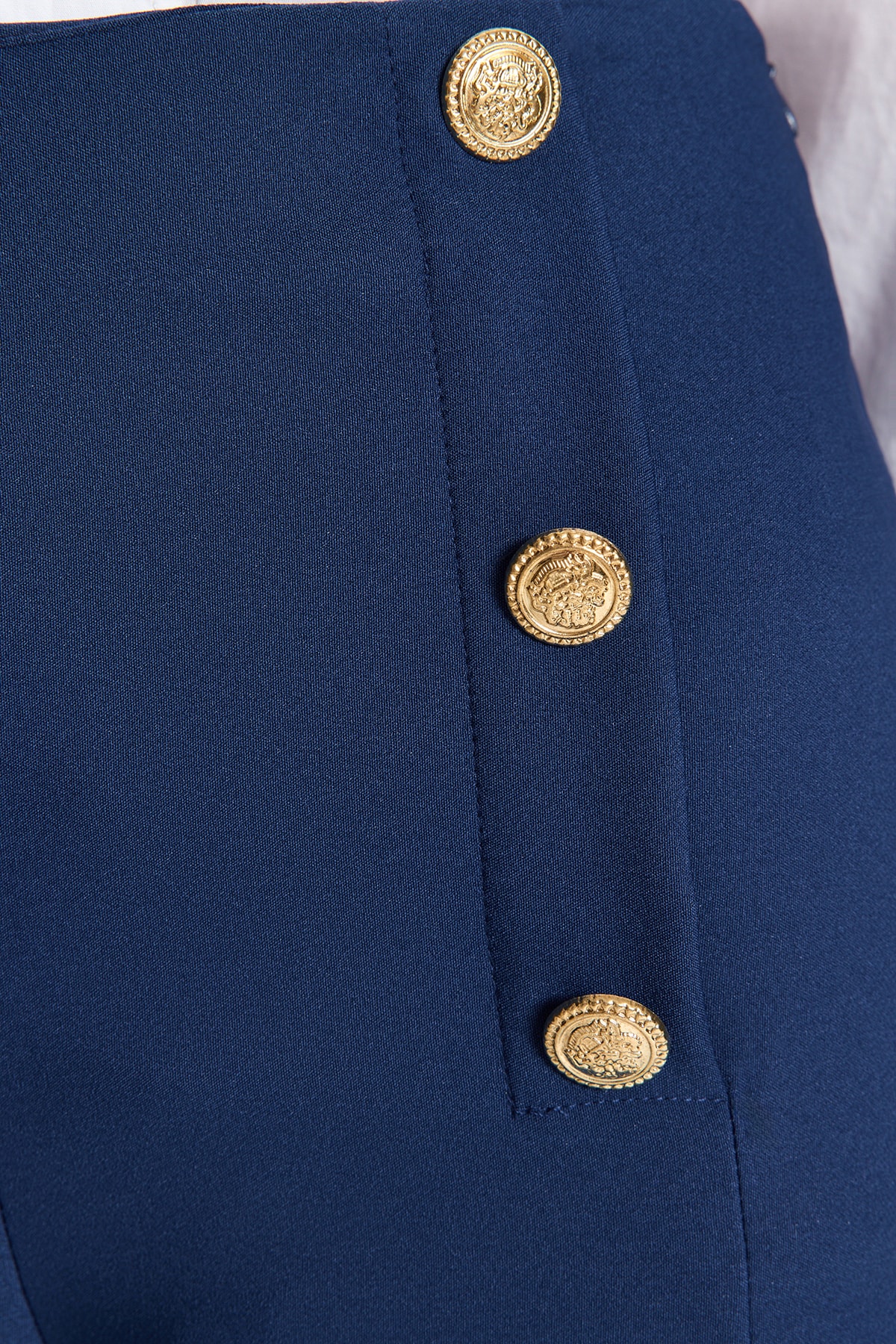 Trendyolmilla  Lacivert Düğme Detaylı Tüvit Dokuma Şort TWOAW24SR00001 - Görsel 5