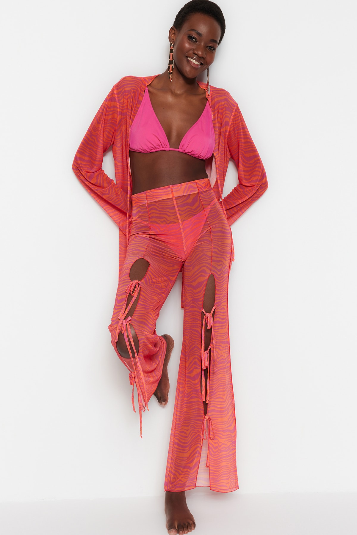 Trendyolmilla Tiger Desenli Dokuma Yırtmaçlı Plaj Pantolon TBESS23PL00003