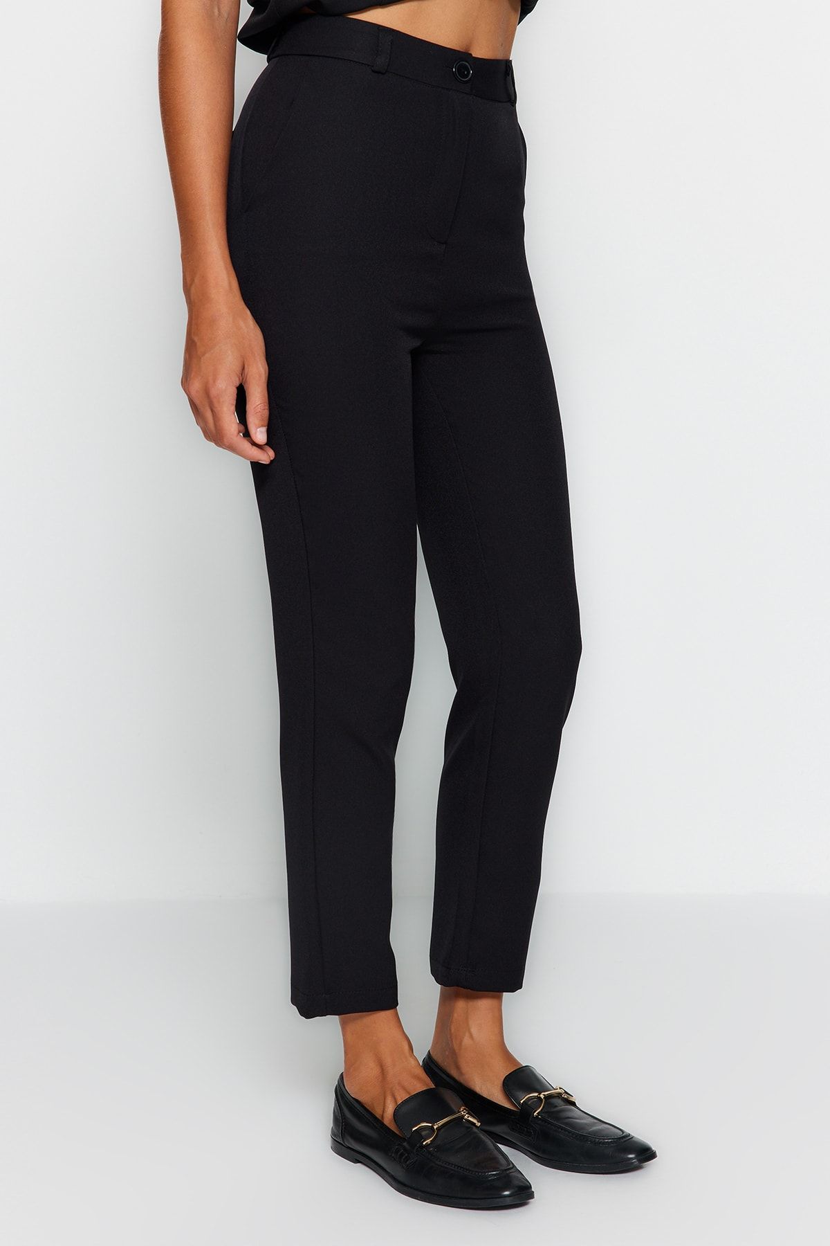 Trendyol Collection-Schwarze Basic-Zigarettenhose aus gewebtem Stoff mit schmalem Bein TWOSS19ST0038 9
