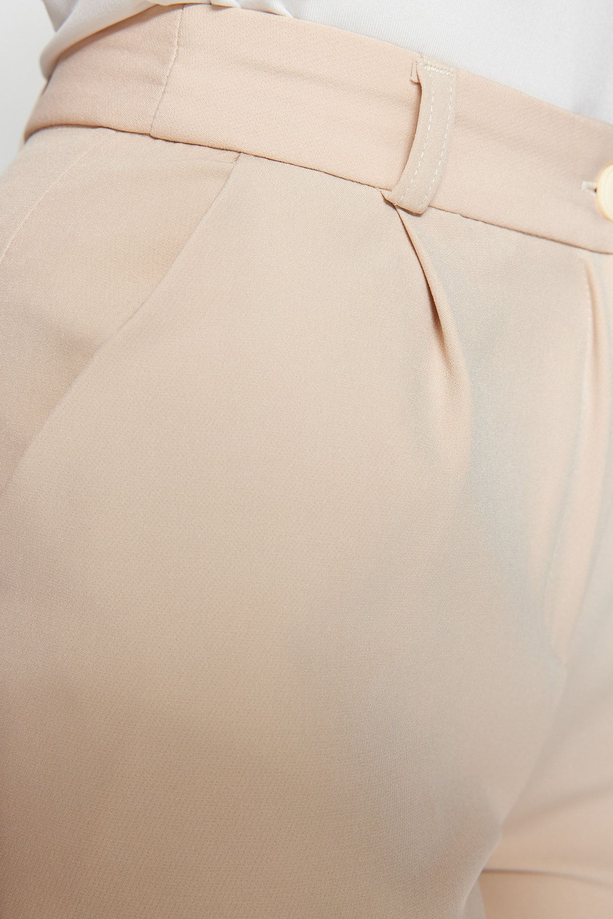 Trendyol Collection-Plissee-Stoffhose mit hoher Taille und weitem Bein – TWOAW21PL0076 10