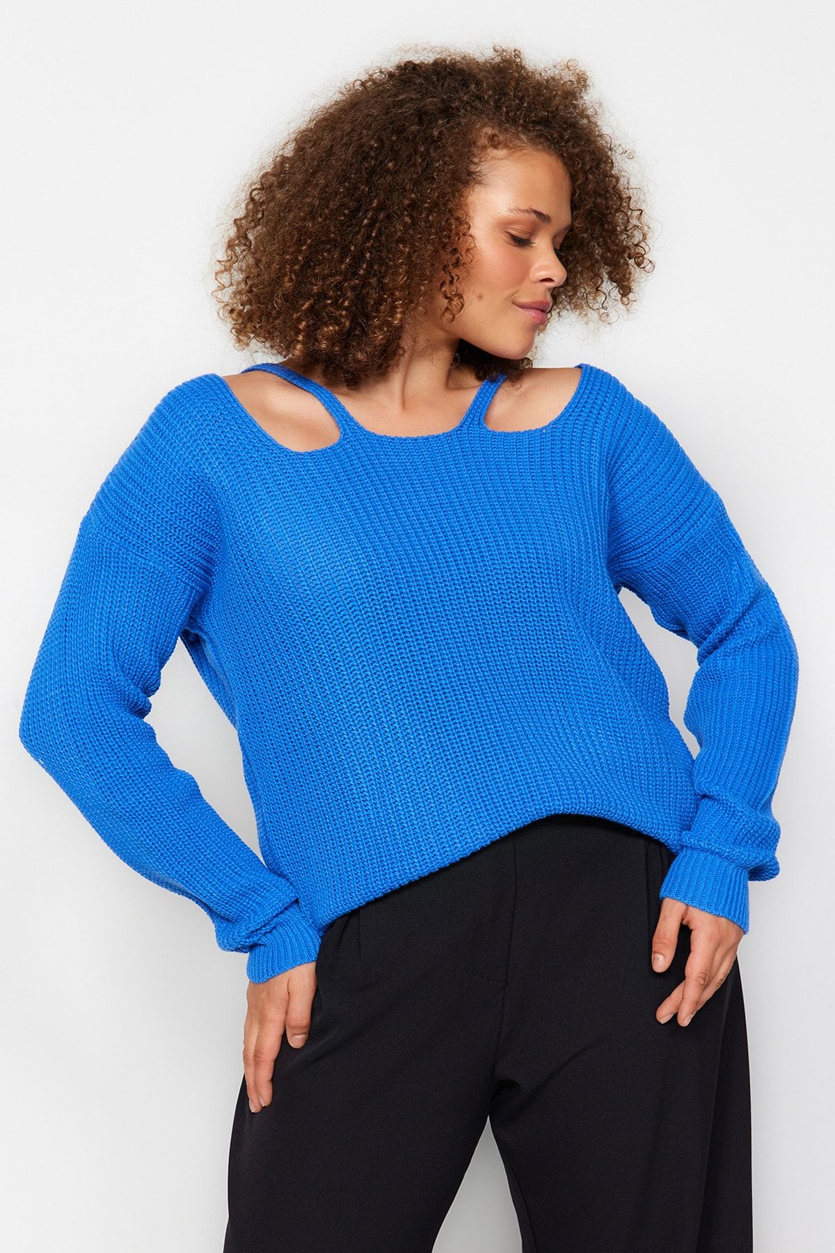 Trendyol Curve-Indigofarbener Strickpullover mit Fensterfront/Ausschnitt und detailliertem Ausschnitt TBBAW24AN00034 4