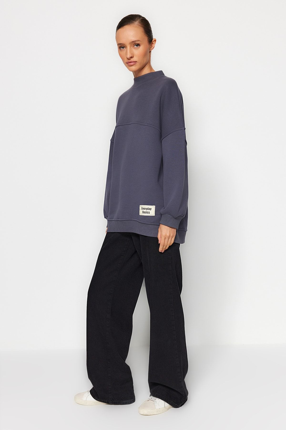 Everyday 2025 basic sweatshirt