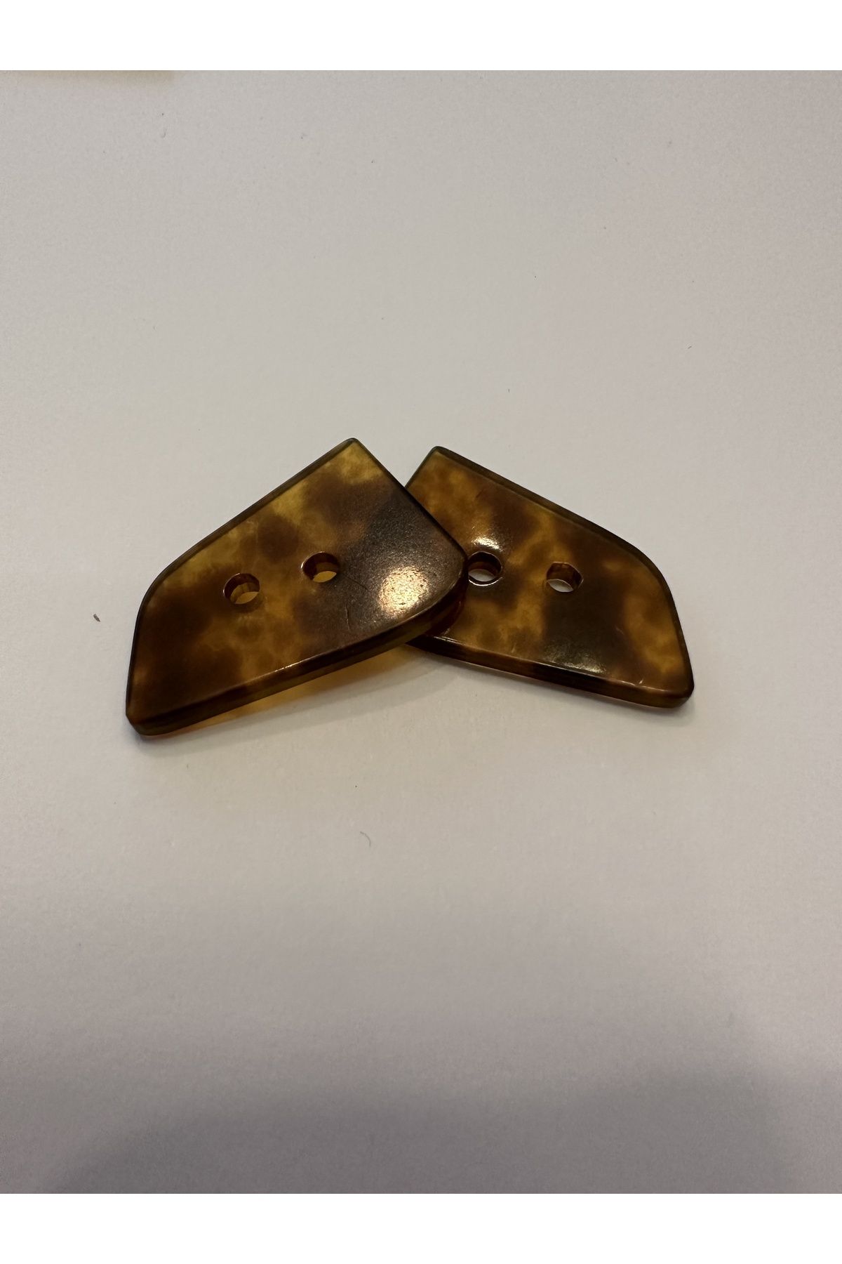 aensia-Transparent Leopard Pattern Laser Cut Asymmetric Button Polyester Button 54 Size Buttons - Pack of 6 4