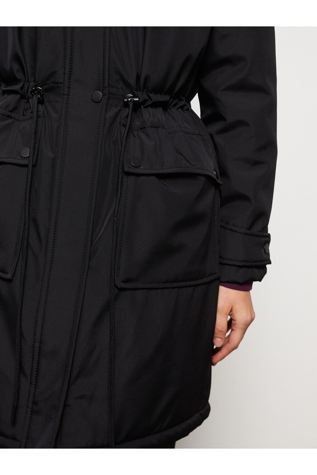 LC Waikiki-Gerader Damenparka mit langen Ärmeln und Kapuze 3
