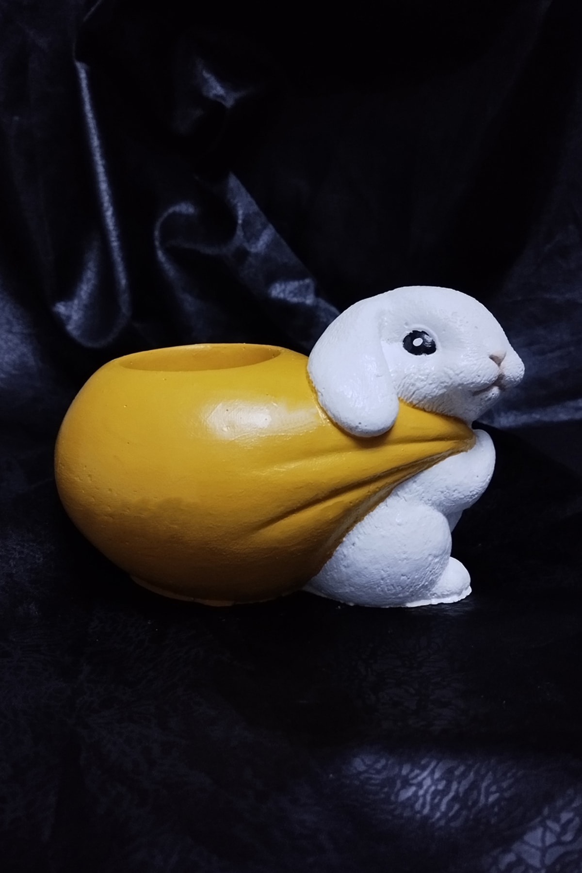 Decorative Rabbit Oversized Table Top Pen Holder, Succulent Pot, Regulatory Object