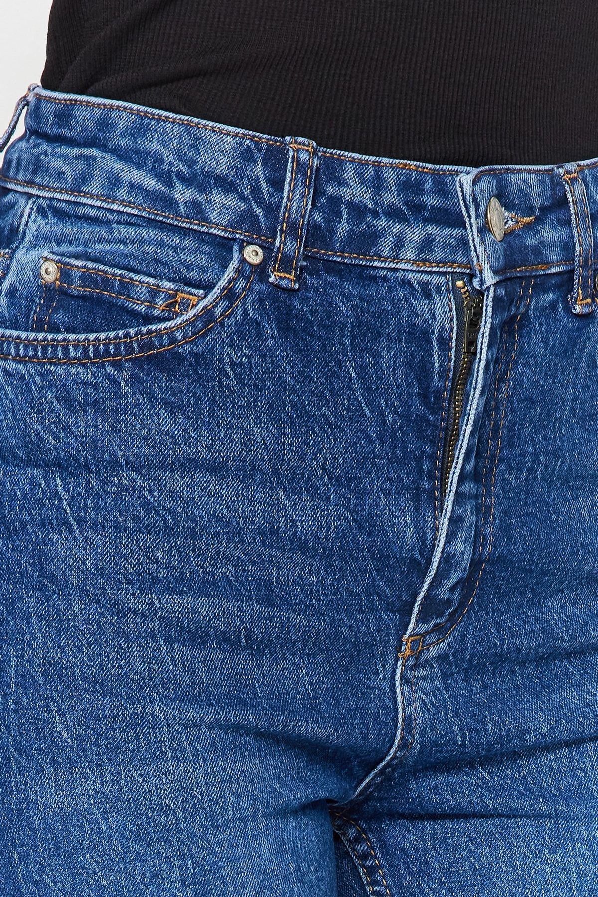 Trendyol Collection-Dunkelblaue High Waist Crop Flare Jeans TWOAW21JE0159 3
