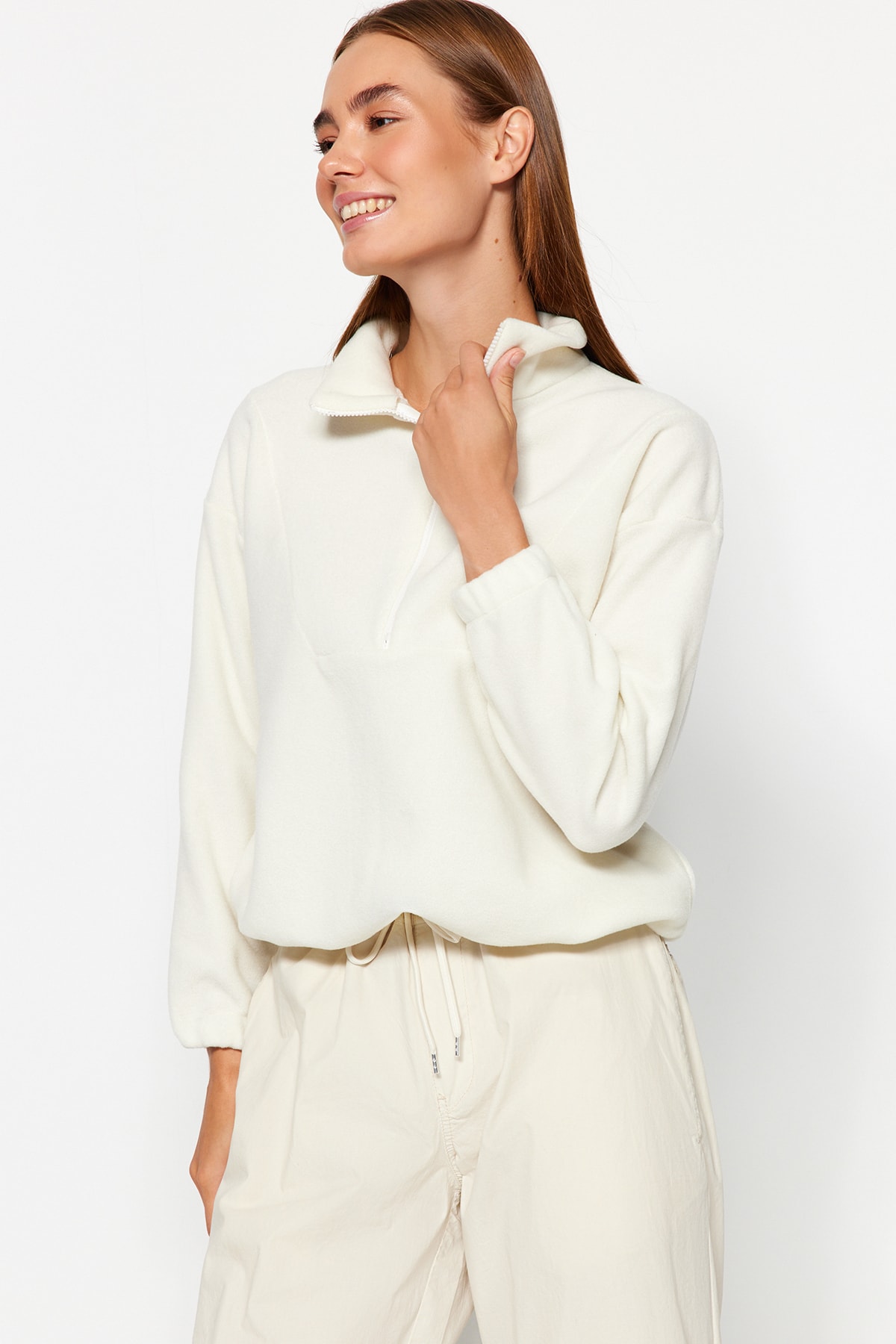 Kolekcia Trendyol Ecru zips Detailed Fleece pletená mikina TWOAW21SW0758