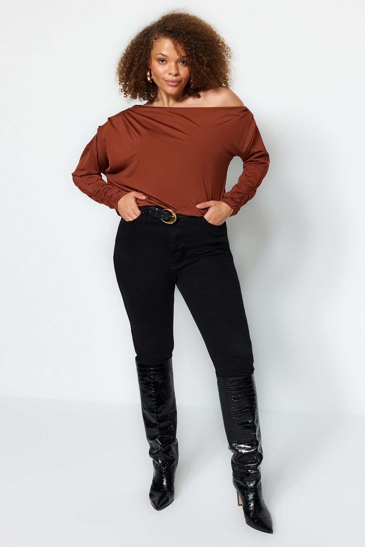 complete the look image