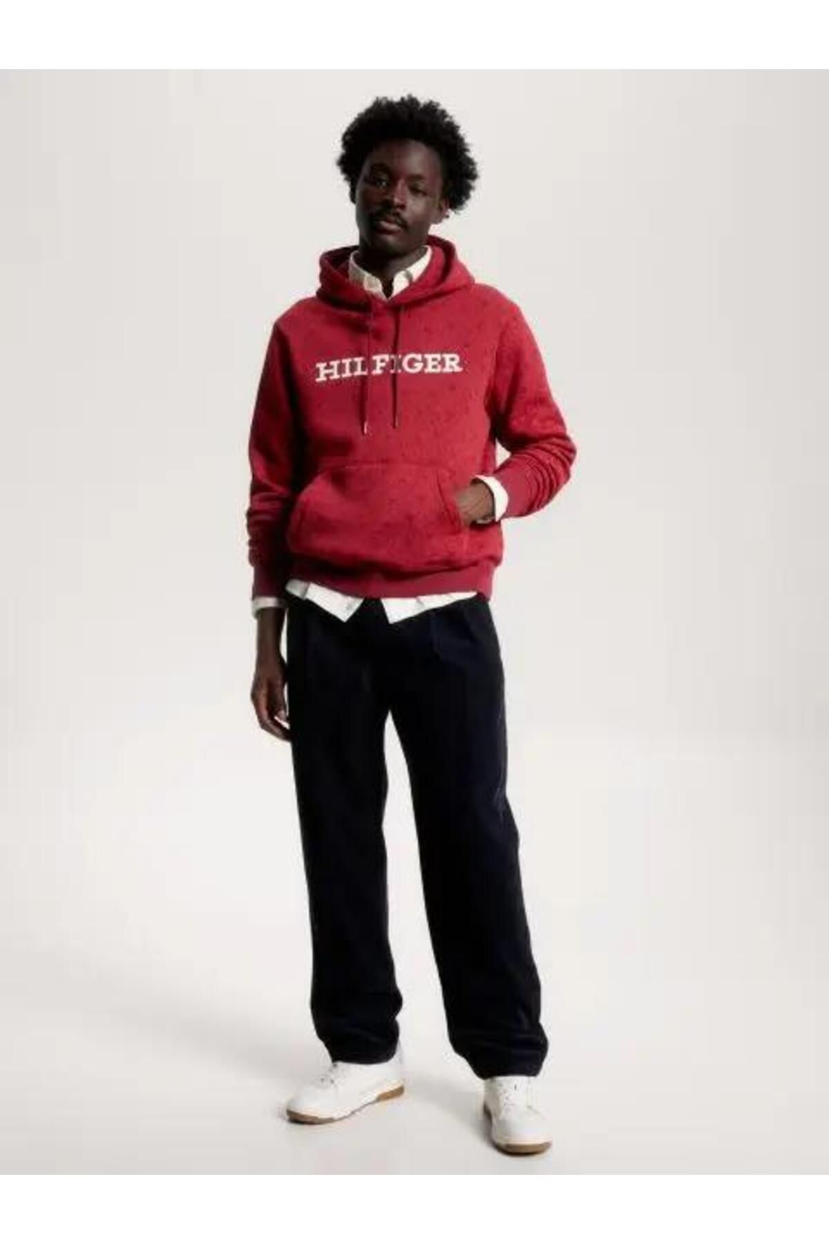 Tommy Hilfiger Sweatshirt Red Regular fit Trendyol