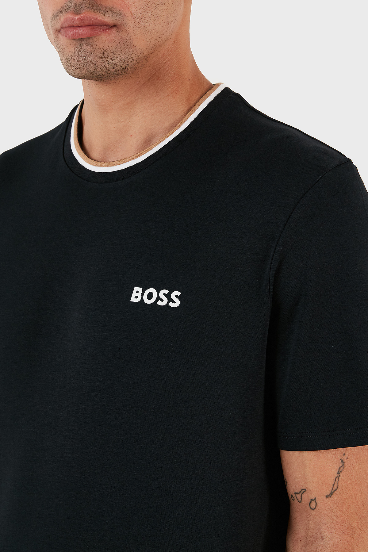 تیشرت مردانه مشکی باس | 50496114 001 اورجینال - تصویر 4