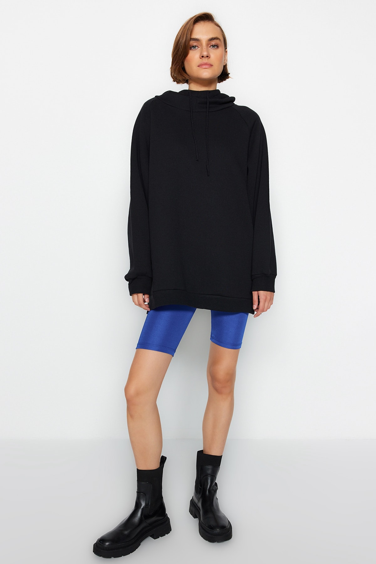 Trendyol Collection Schwarzes Oversize-Sweatshirt aus Rippstrick mit Kapuze TWOAW23SW00439