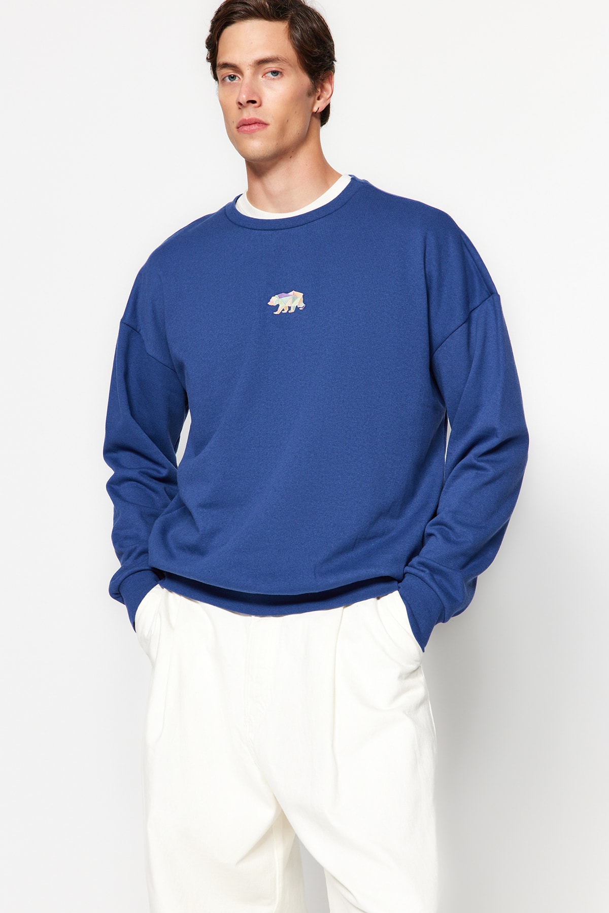 Trendyolmilla  Lacivert Oversize/Geniş Kesim Fit Hayvan Nakışlı İçi Polar/Sıcak Tutan Sweatshirt TMNAW23SW00191 - Görsel 7