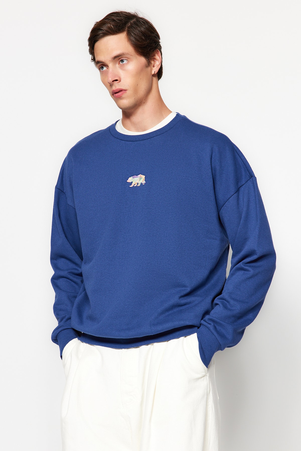 Trendyolmilla  Lacivert Oversize/Geniş Kesim Fit Hayvan Nakışlı İçi Polar/Sıcak Tutan Sweatshirt TMNAW23SW00191 - Görsel 6