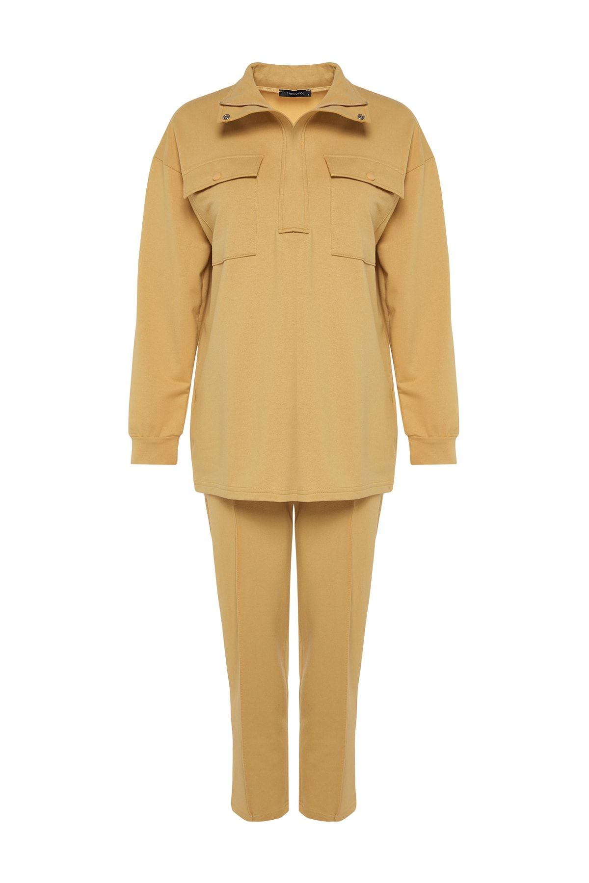 Trendyol Modest-Kamelfarbenes Strick-Trainingsanzug-Set mit Taschendetails TCTAW23EN00032 7