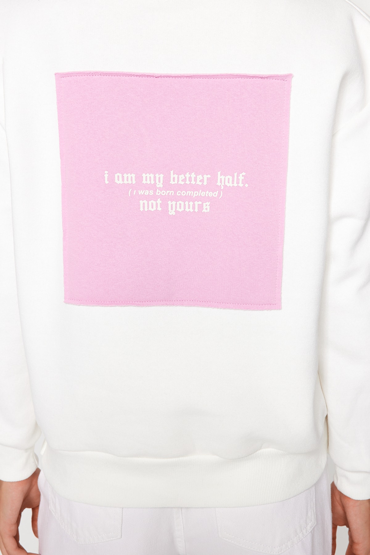 Trendyolmilla  Beyaz Baskılı Basic Örme Sweatshirt TWOAW21SW0150 - Görsel 5