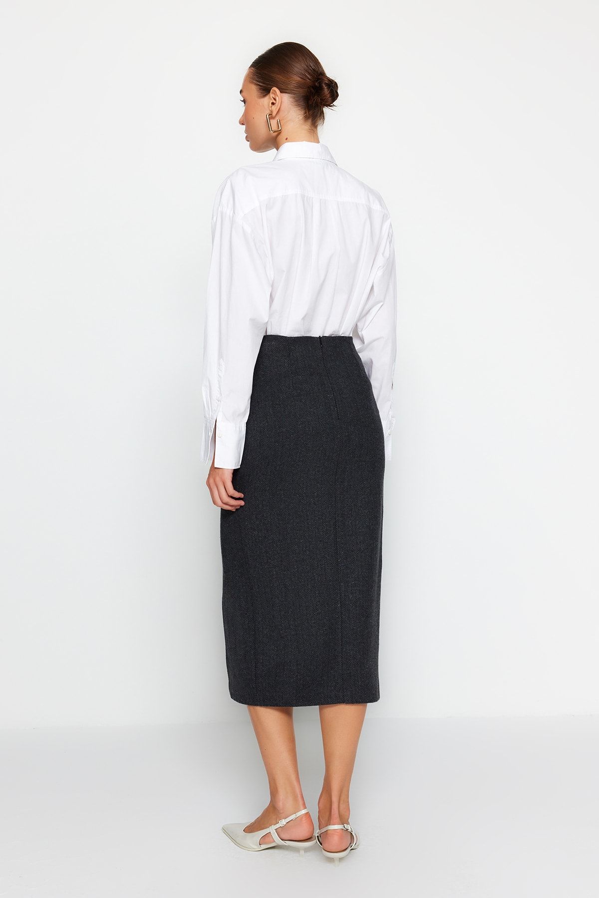 Trendyol Collection-Czarna spódnica midi z rozcięciem i szczegółową tkaną tkaniną Stash TWOAW24ET00231 7