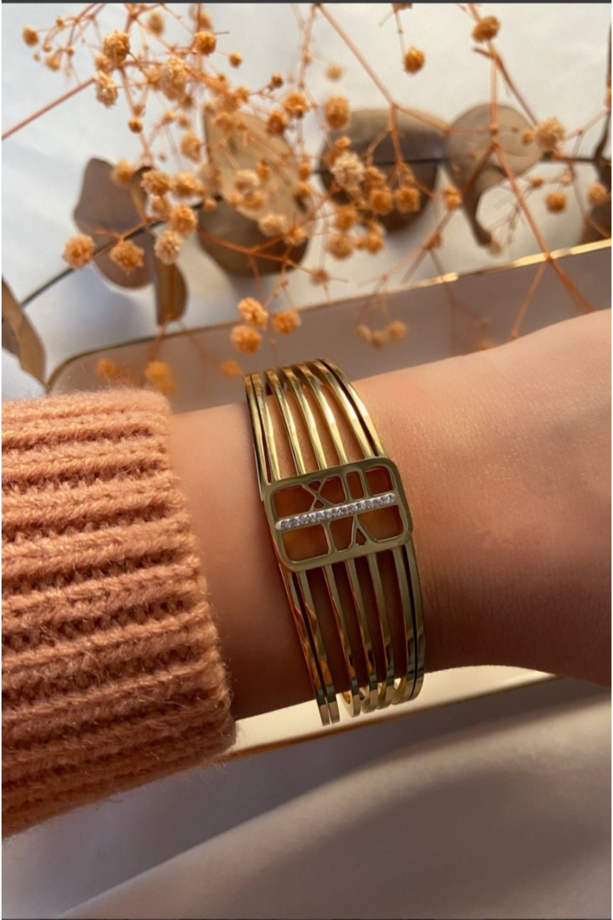 Gold colour bracelet discount