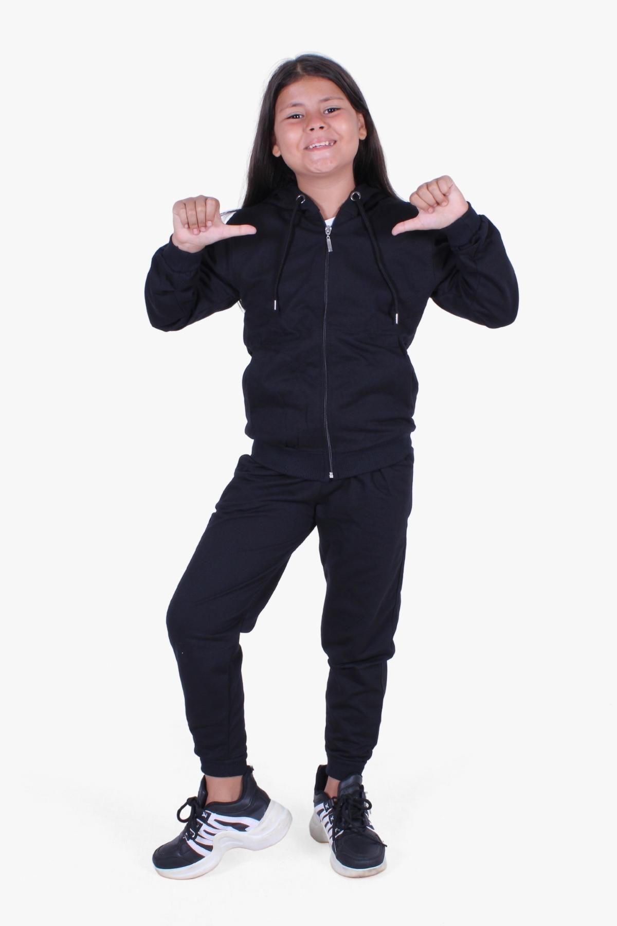 Plain black shop tracksuit girls