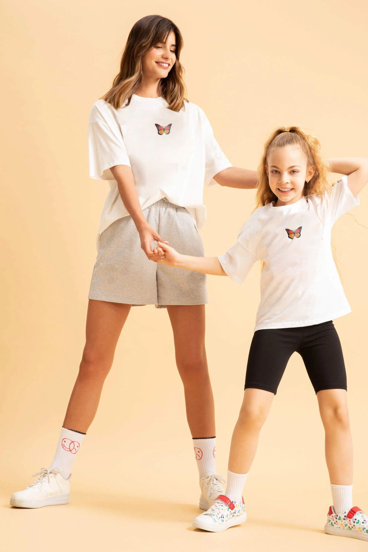aynewmoda-Mother Daughter Butterfly Printed T-Shirt Combination (IT IS A SINGLE PRODUCT, ADD 2 TO THE CART TO MAKE A COMBINATION) 1