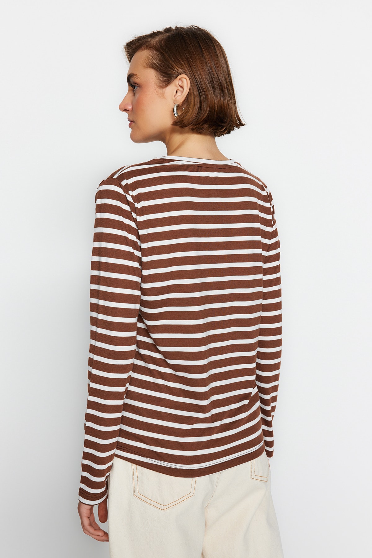 Trendyolmilla  Kahverengi Çizgili Basic Bisiklet Yaka Örme T-shirt TWOAW23TS00002 - Görsel 5