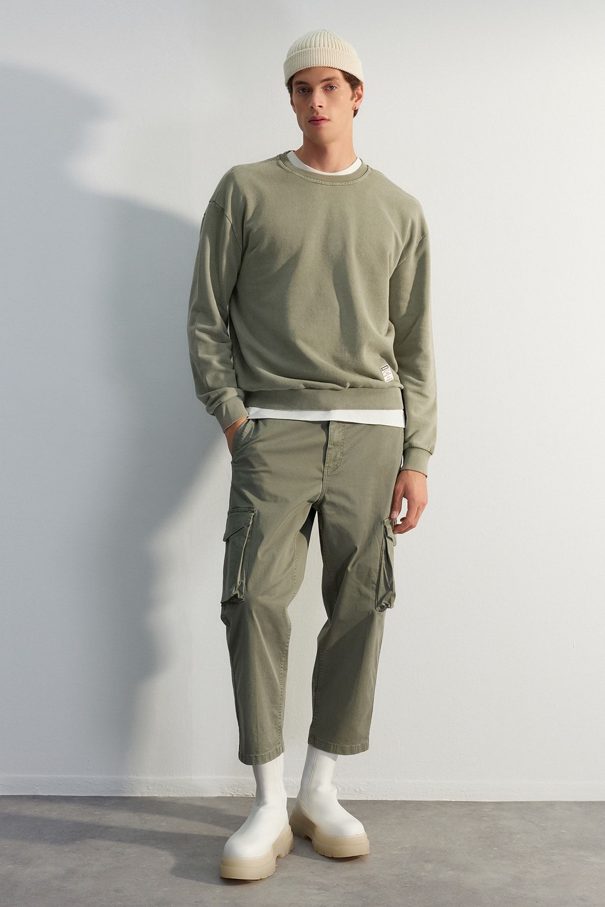 Trendyol Collection-Zelená 100% bavlna Premium oversize/široký střih stárnoucí/bledý efekt mikina TMNAW24SW00021 2