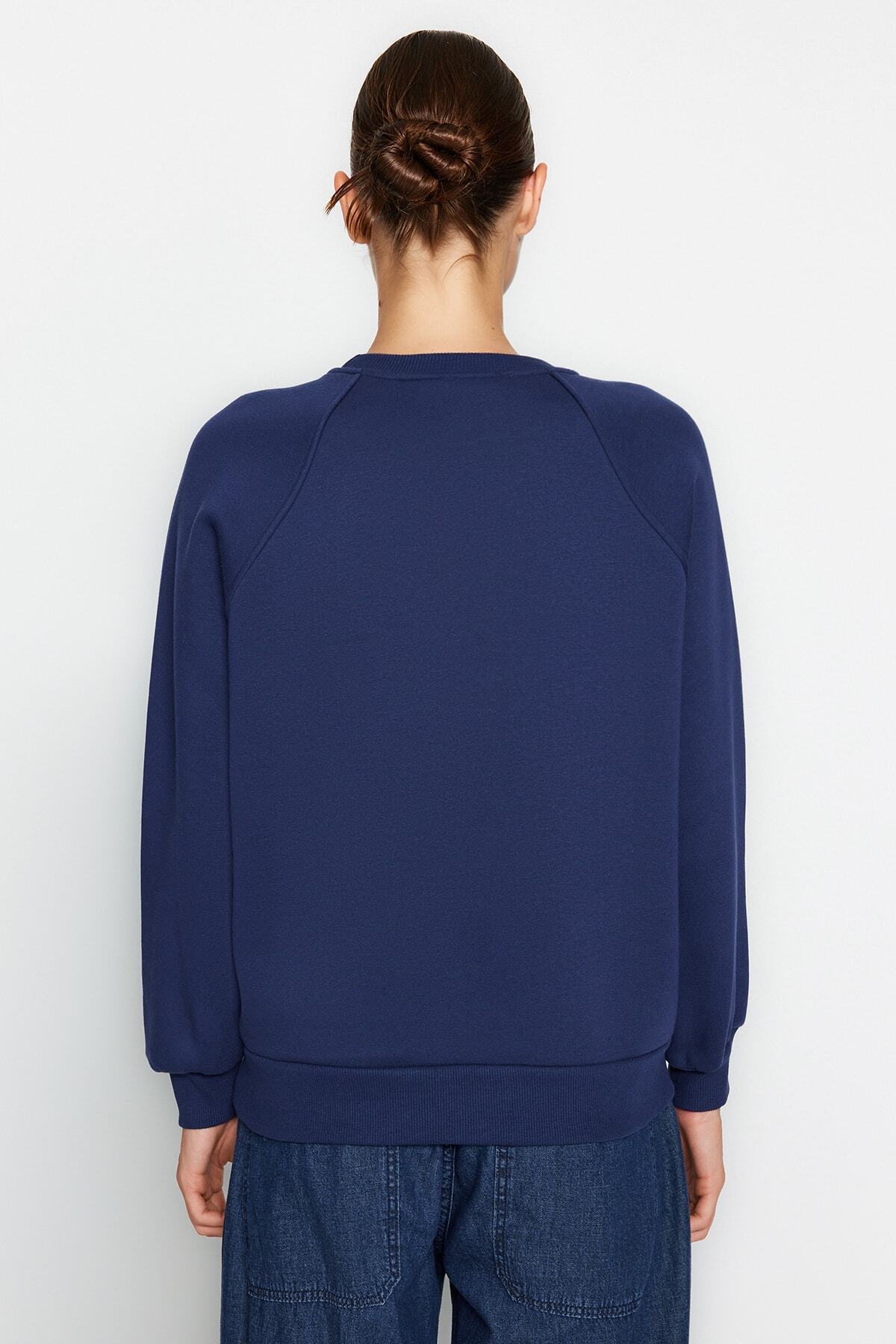 Trendyolmilla  Lacivert Relaxed/Rahat Kalıp Basic Reglan Kol Bisiklet Yaka Örme Sweatshirt TWOAW24SW00104 - Görsel 5