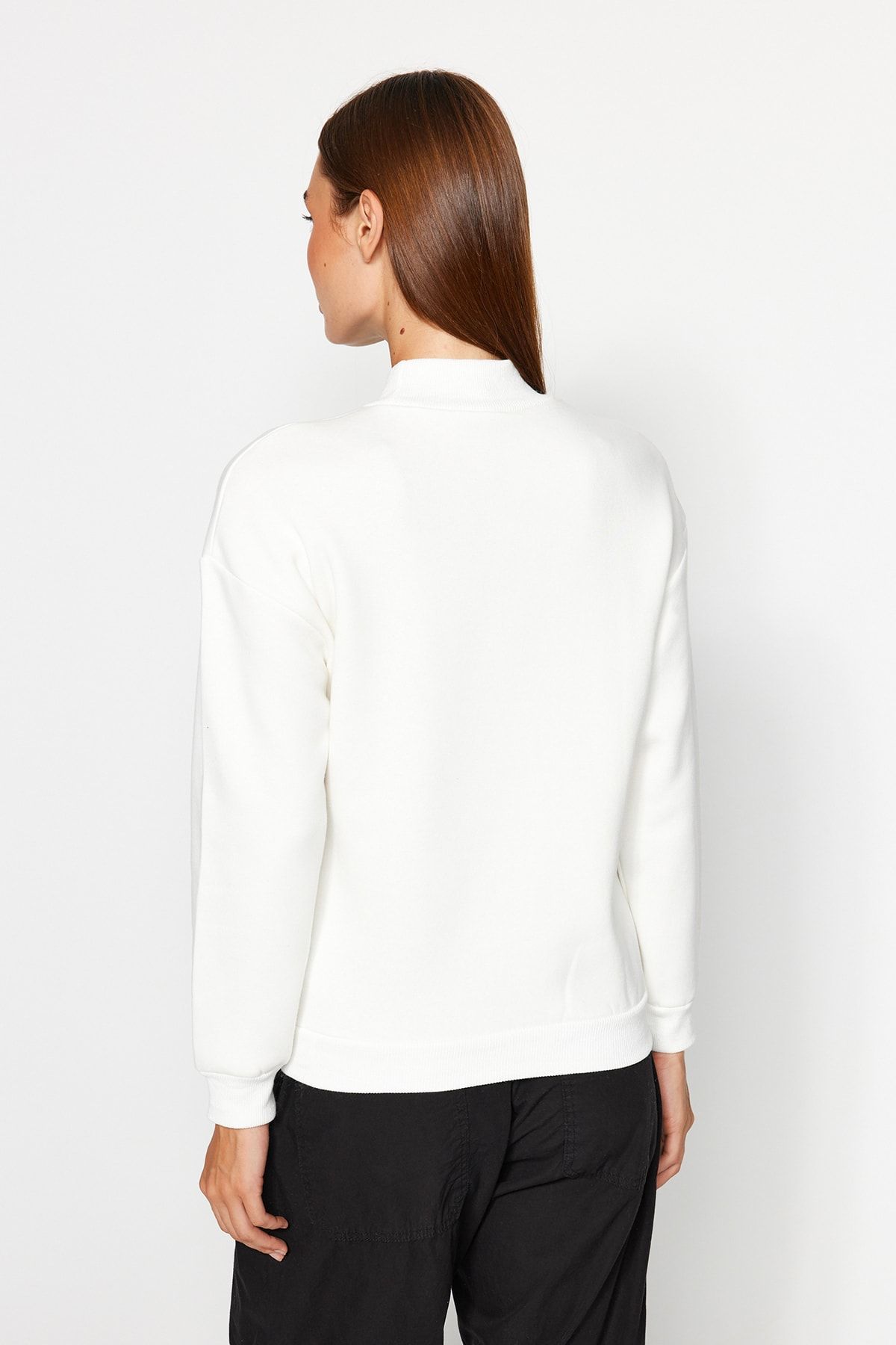 Trendyol Collection White Knitted Sweatshirt