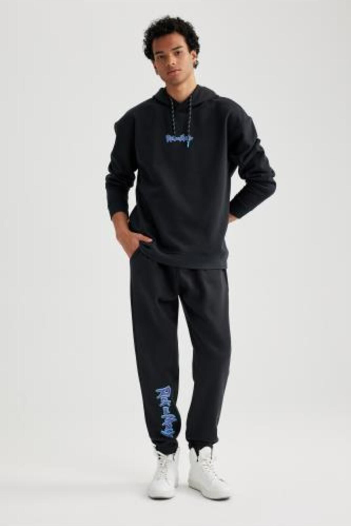 Defacto Rick And Morty Regular Fit Pocket Sweatpants Trendyol