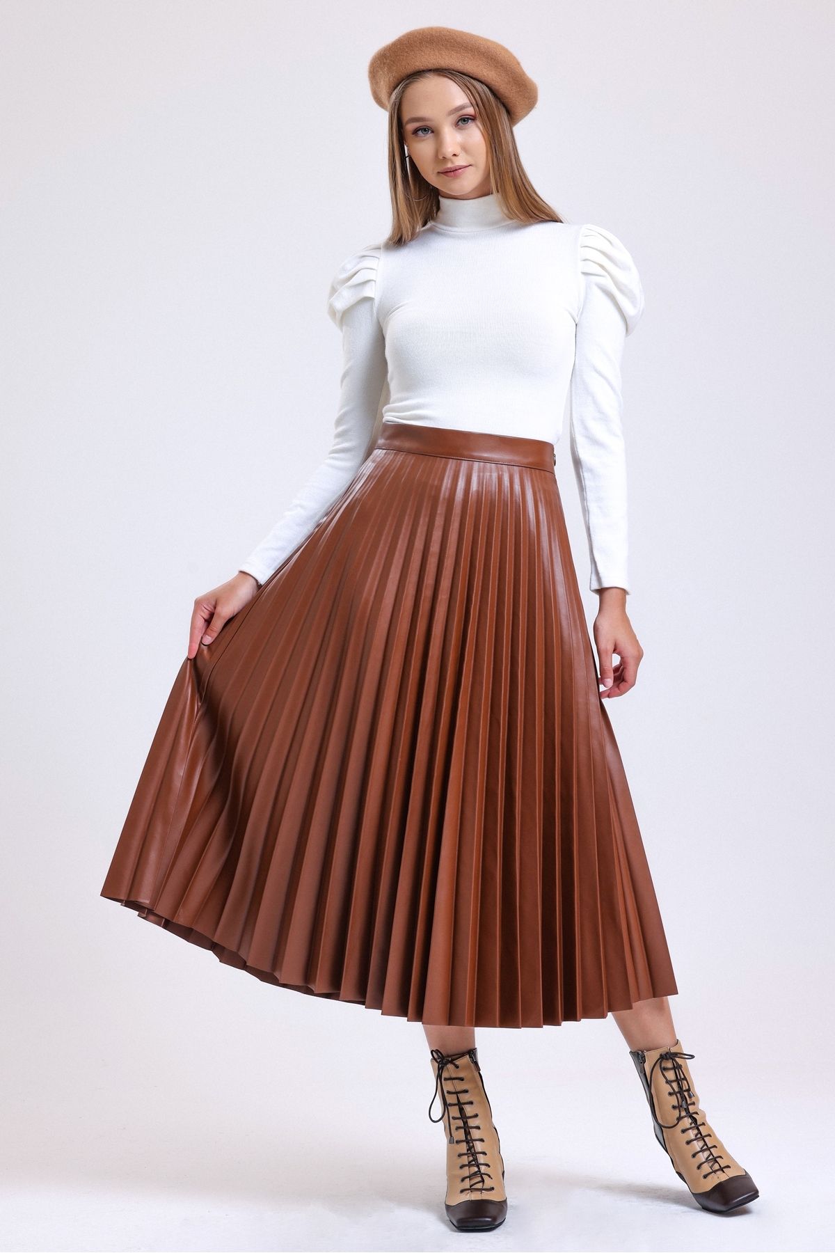 Tan leather hotsell skirt with zipper
