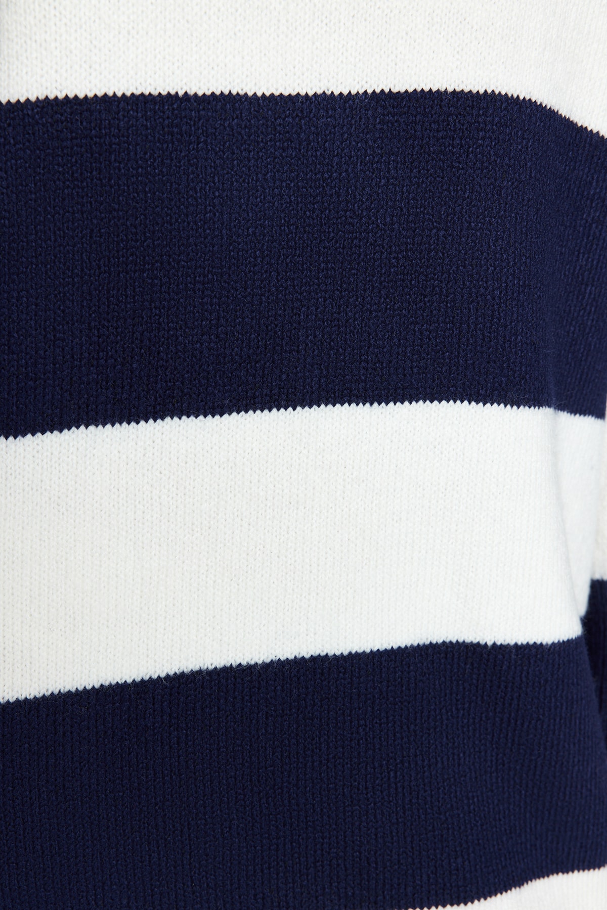 Trendyol Collection Granatowa Mini Dzianinowa Sukienka Sweterowa Szeroki Dopasowany - Kołnierz Stojący Twoaw24El00059