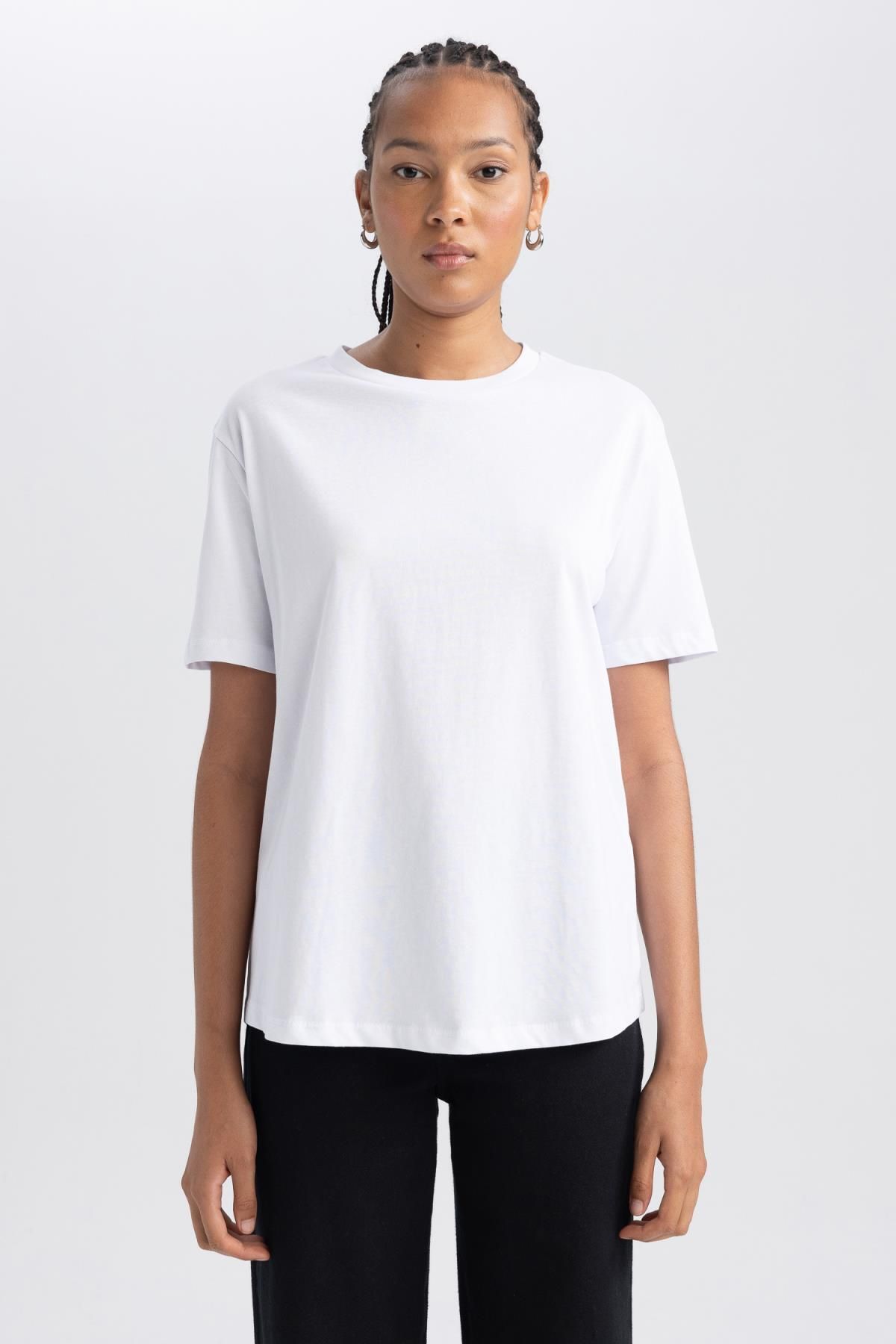DeFacto T-shirt o regularnym kroju, z krótkim rękawem, wykonany w 100% z bawełny