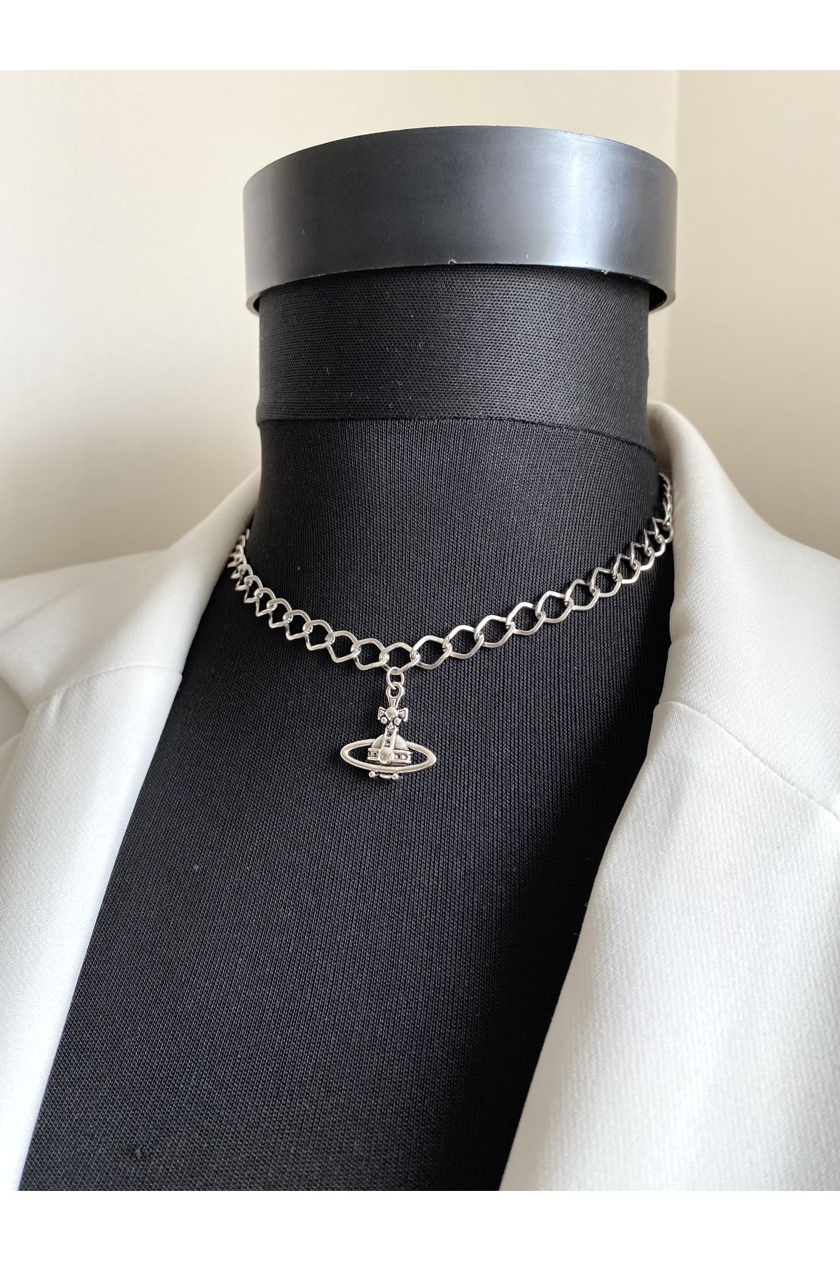 Saturn choker discount