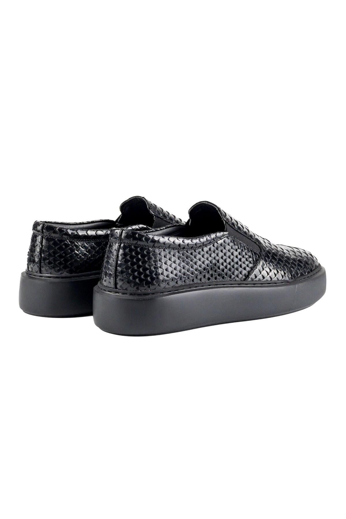 Crocodile sports shoes 2025