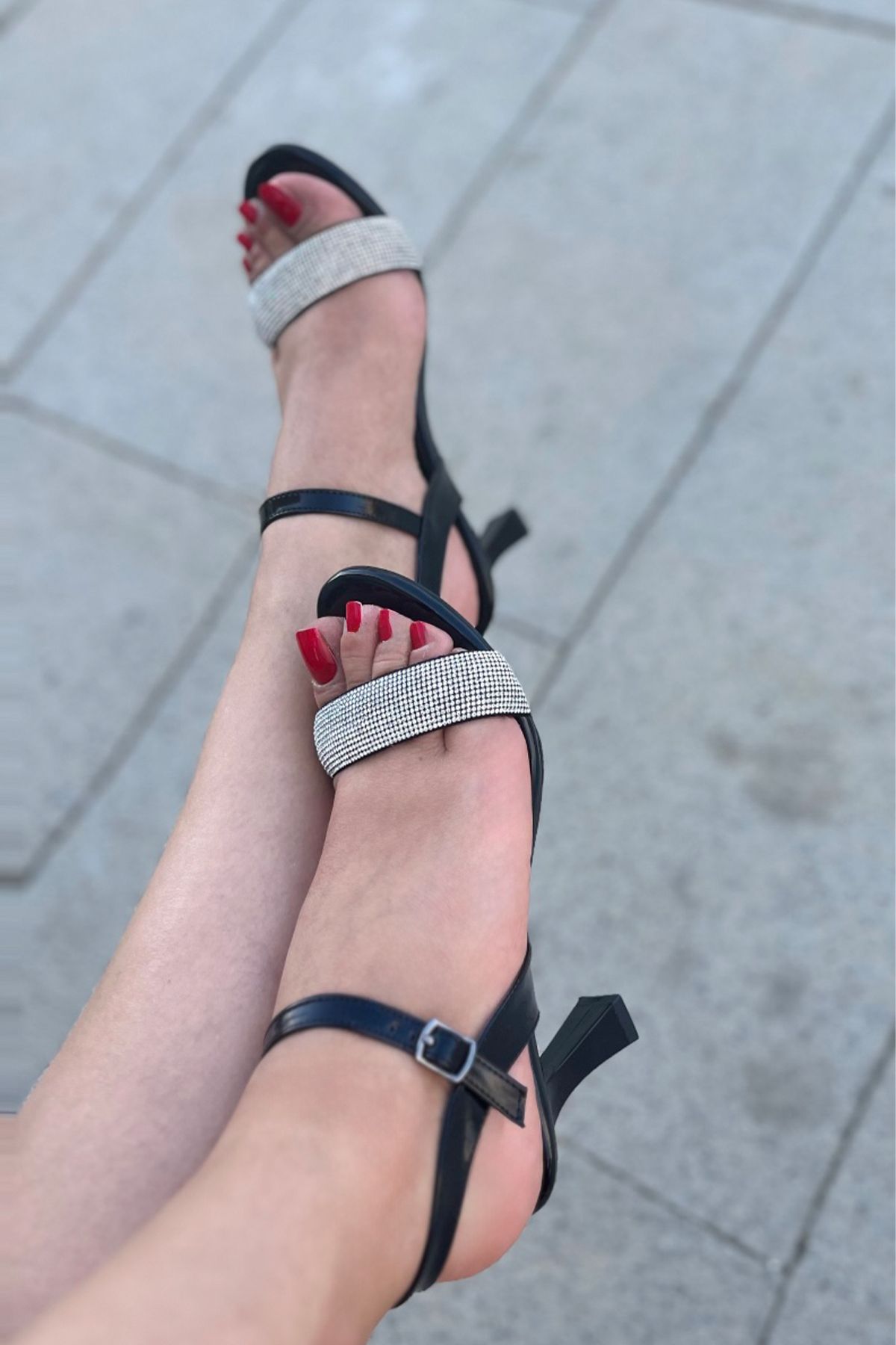 Kelly and discount katie courtnee sandal