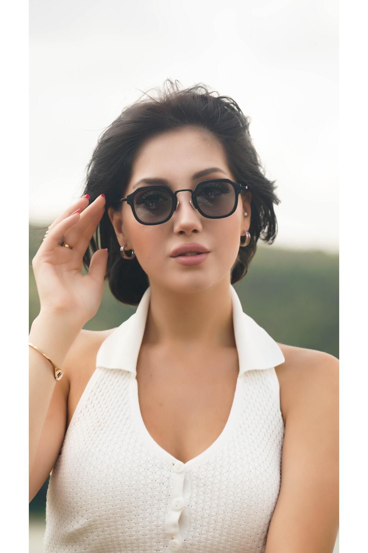 TomyHelf-Uv400 Protected Sunglasses with Rectangular Black Frame 3