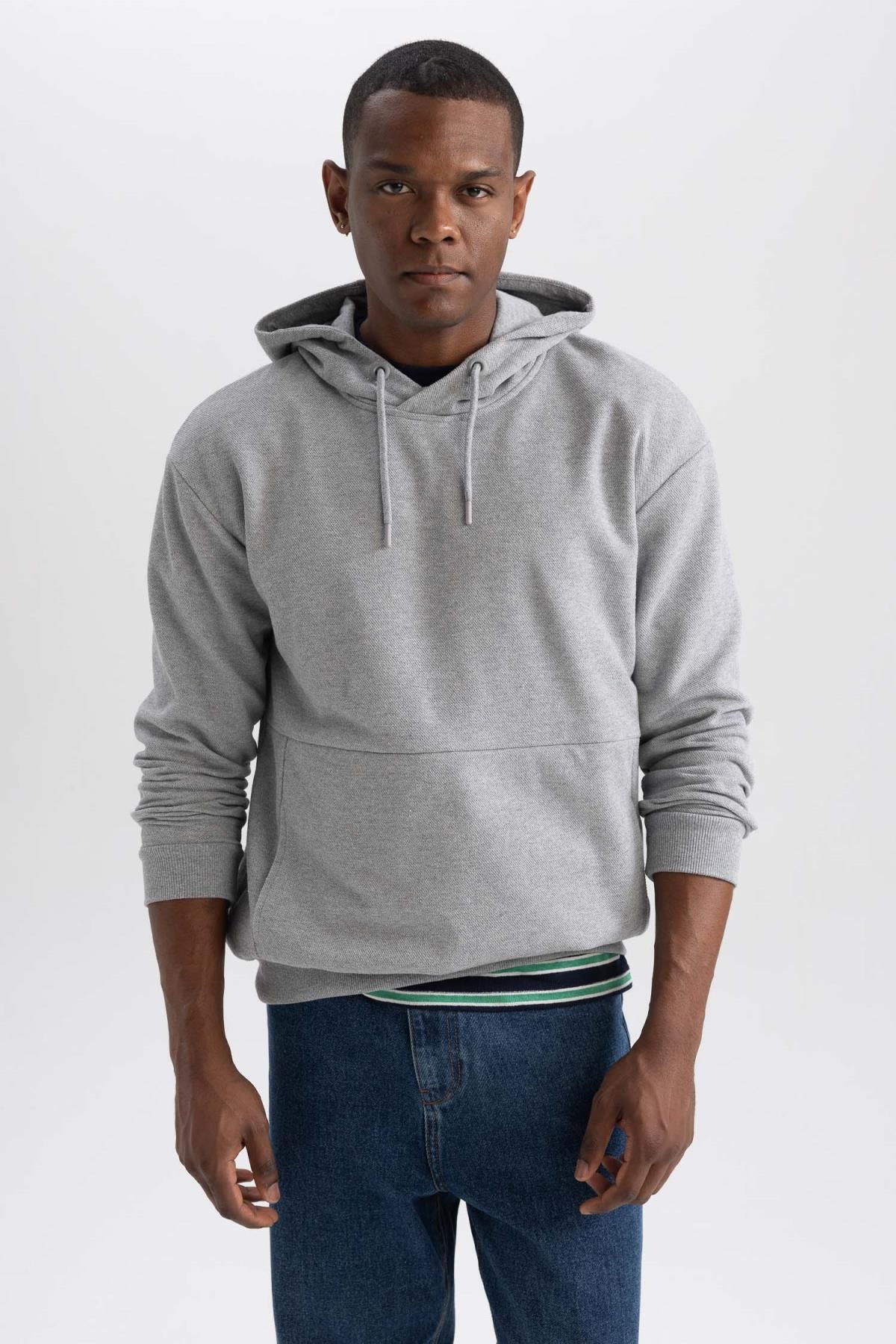 Defacto Boxy Fit Hooded Pike Sweatshirt Trendyol