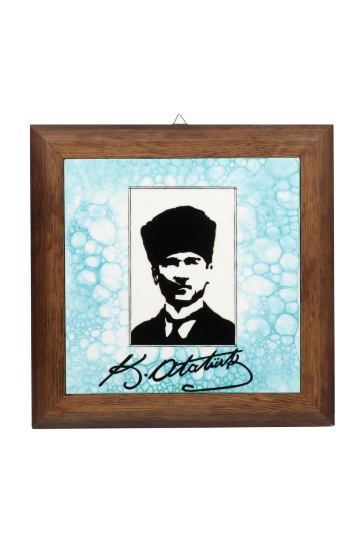 Ahşap Çerçeve Kalpaklı Atatürk Sureti Ve Imzası Çini Tablo