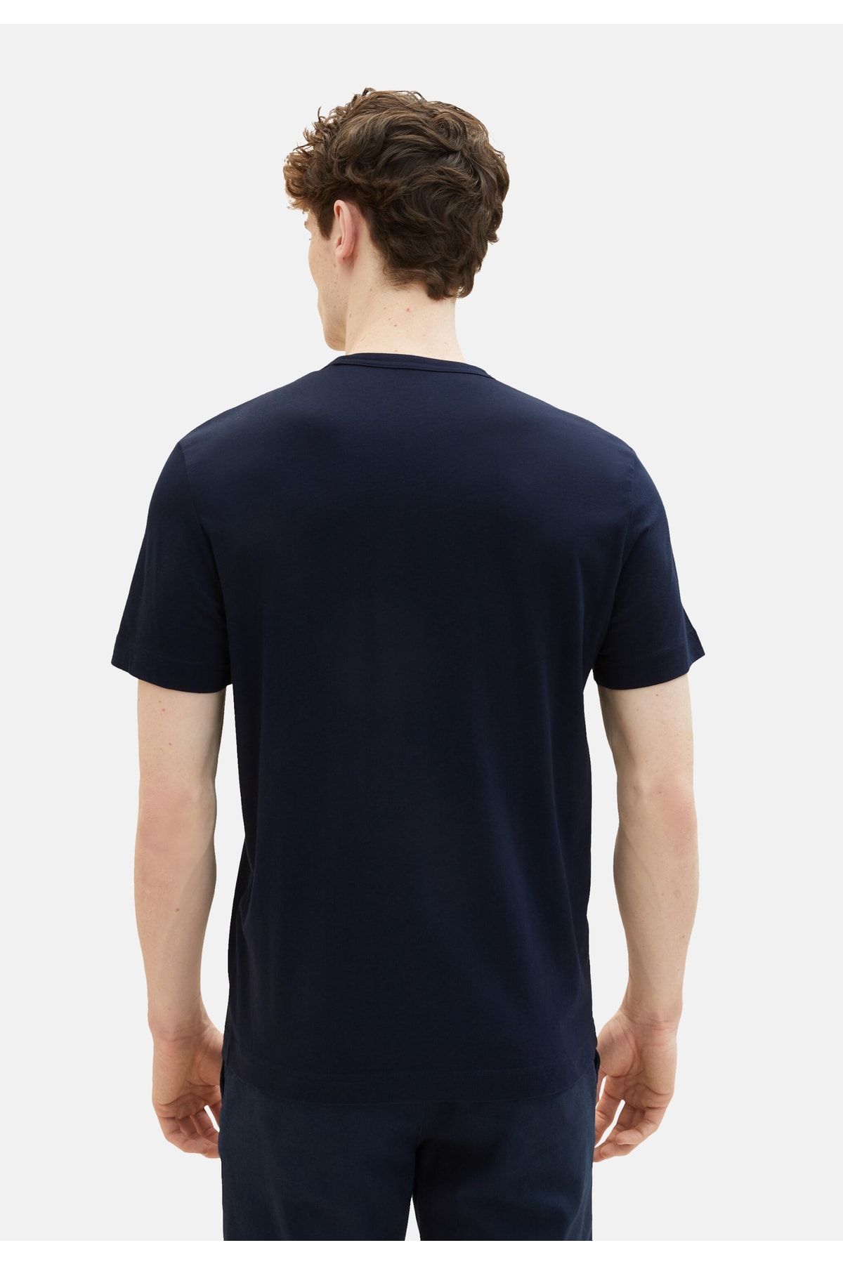 Tom Tailor T-Shirt Kurzarmshirt gepunktet mit Brusttasche - Trendyol